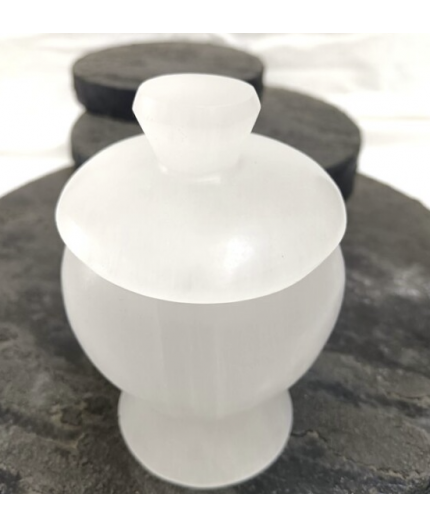 Vasetto in selenite con coperchio